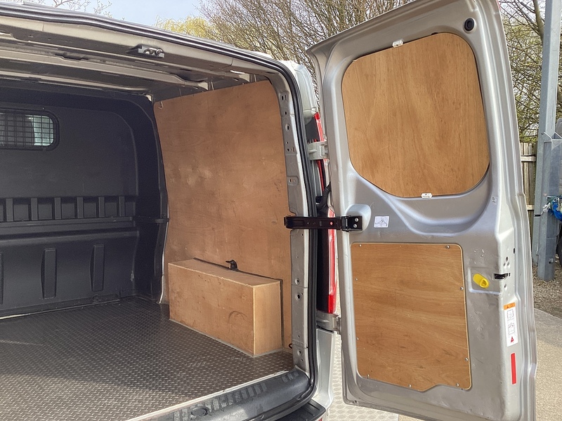 Ford 320 EcoBlue Limited Crewcab LWB L/R Euro 6