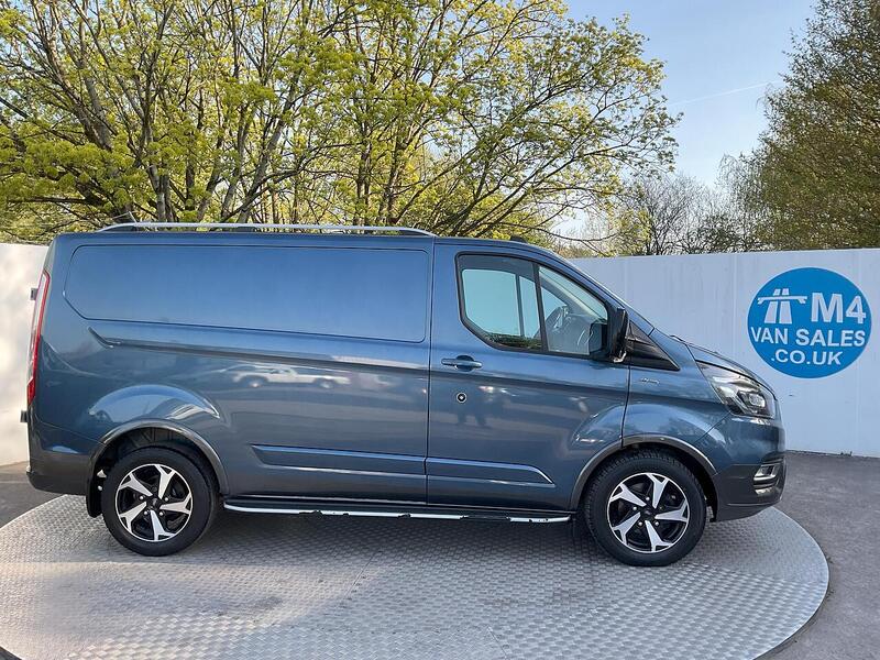 Ford 300 EcoBlue Active SWB L/R A/C Euro 6