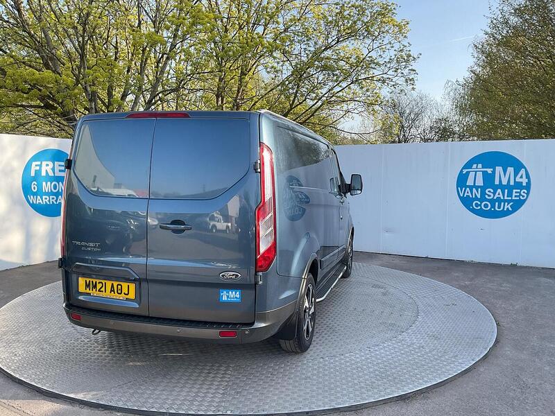 Ford 300 EcoBlue Active SWB L/R A/C Euro 6