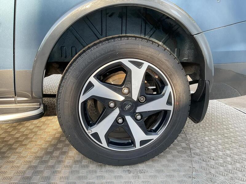Ford 300 EcoBlue Active SWB L/R A/C Euro 6