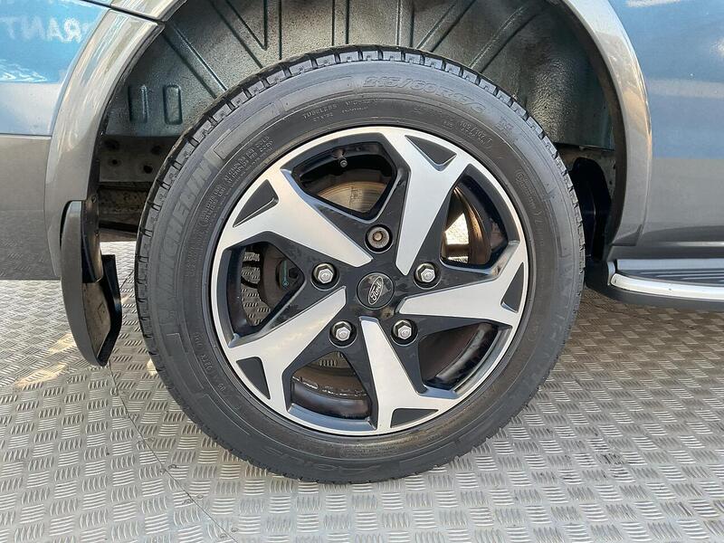 Ford 300 EcoBlue Active SWB L/R A/C Euro 6