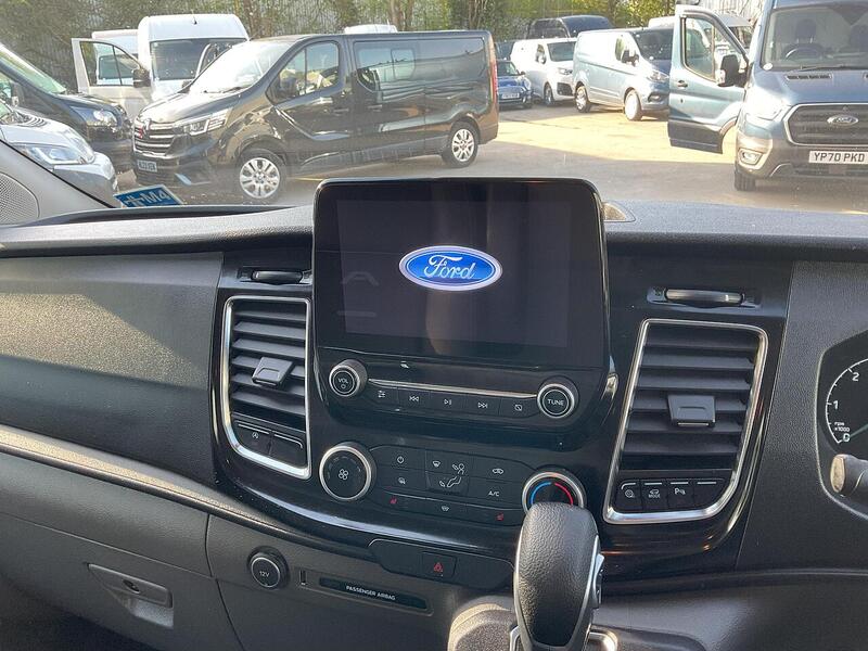 Ford 300 EcoBlue Active SWB L/R A/C Euro 6