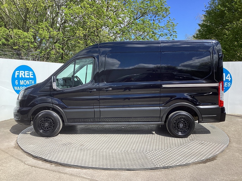 Ford 290 EcoBlue Leader MWB M/R A/C Euro 6