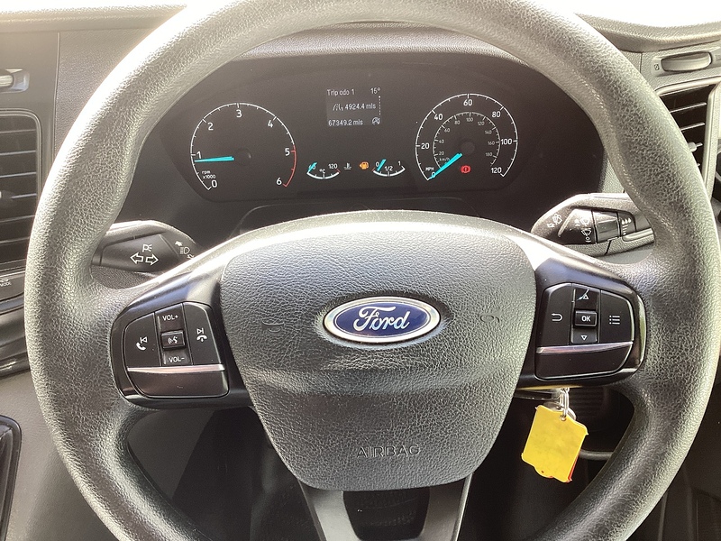 Ford 290 EcoBlue Leader MWB M/R A/C Euro 6