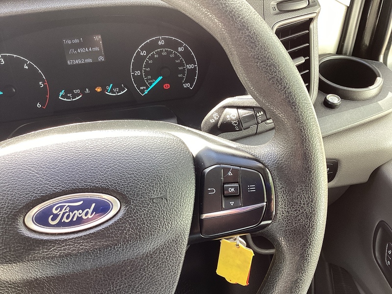 Ford 290 EcoBlue Leader MWB M/R A/C Euro 6