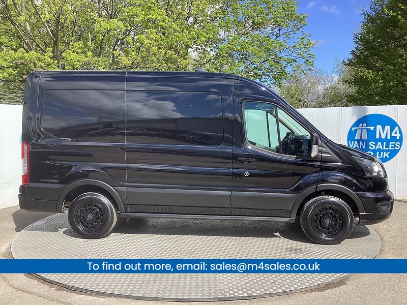 Ford 290 EcoBlue Leader MWB M/R A/C Euro 6