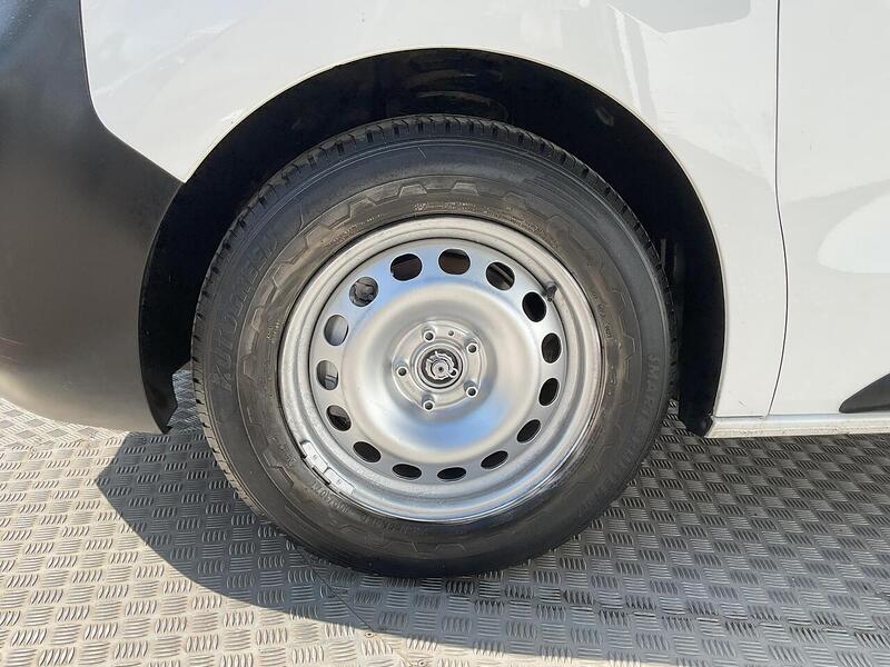 Vauxhall Turbo D 2900 Dynamic LWB L/R A/C Euro 6