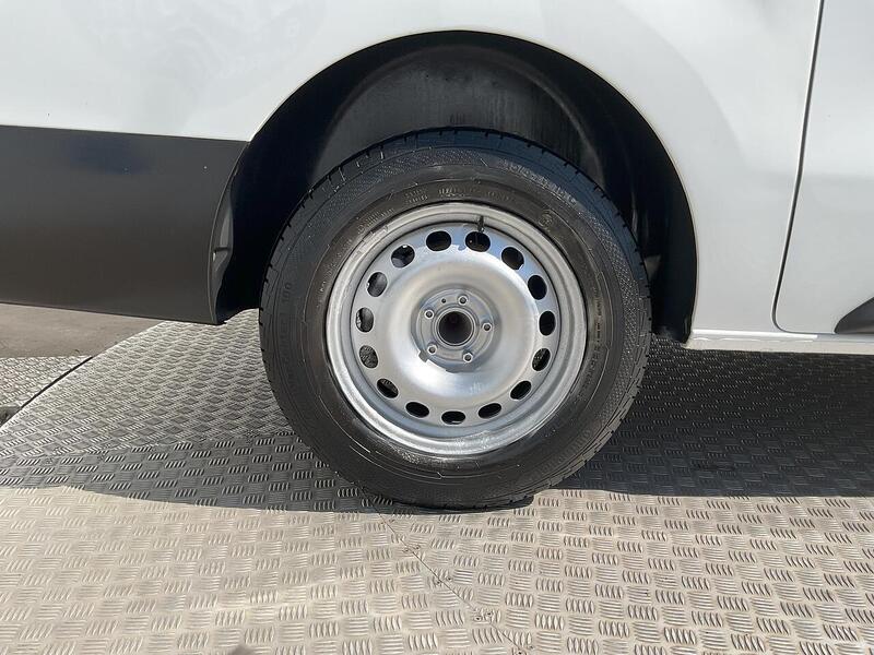 Vauxhall Turbo D 2900 Dynamic LWB L/R A/C Euro 6