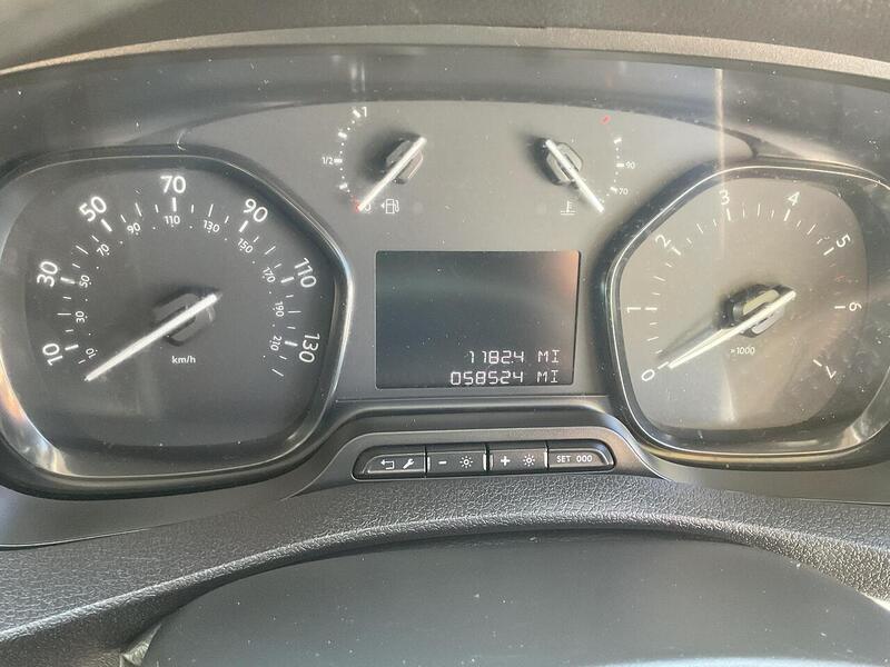 Vauxhall Turbo D 2900 Dynamic LWB L/R A/C Euro 6