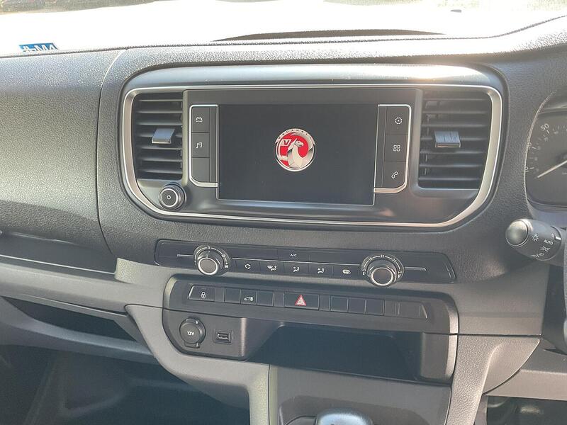 Vauxhall Turbo D 2900 Dynamic LWB L/R A/C Euro 6