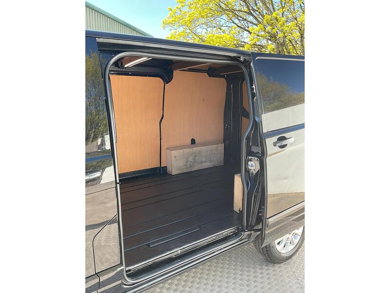 Ford 280 EcoBlue Limited SWB Euro 6  A/C **NO VAT**
