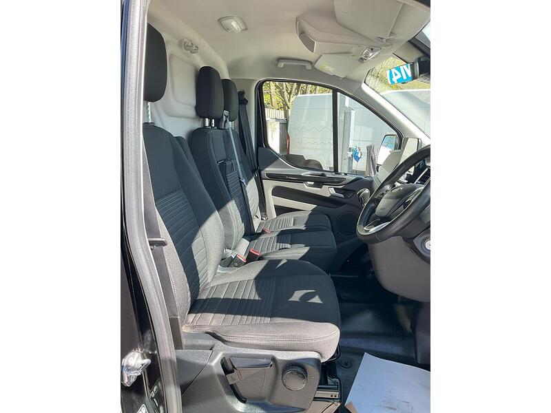 Ford 280 EcoBlue Limited SWB Euro 6  A/C **NO VAT**