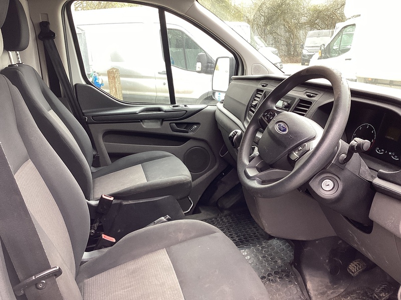 Ford 320 EcoBlue SWB L/R Euro 6 **NO VAT**