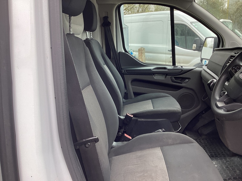 Ford 320 EcoBlue SWB L/R Euro 6 **NO VAT**