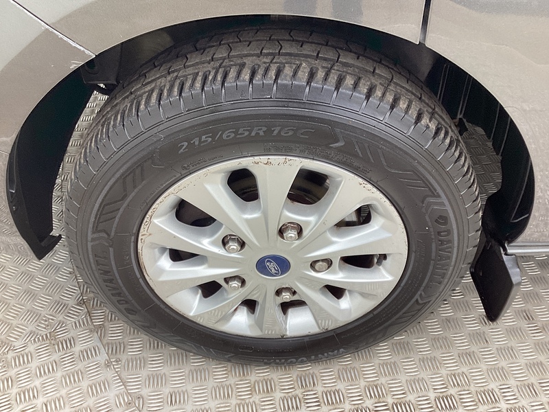 Ford 320 EcoBlue Limited Crewcab LWB A/C Euro 6