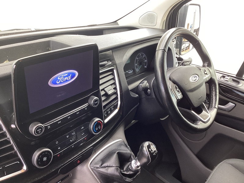 Ford 320 EcoBlue Limited Crewcab LWB A/C Euro 6