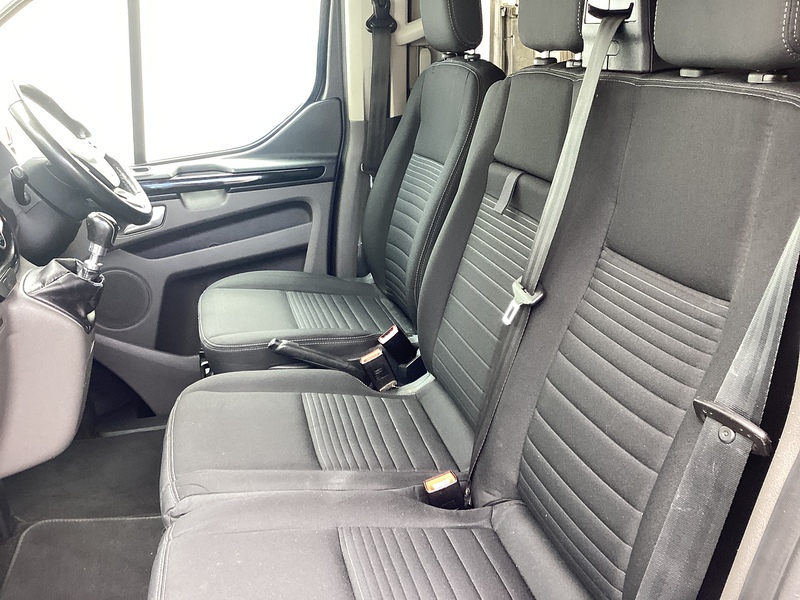 Ford 320 EcoBlue Limited Crewcab LWB A/C Euro 6