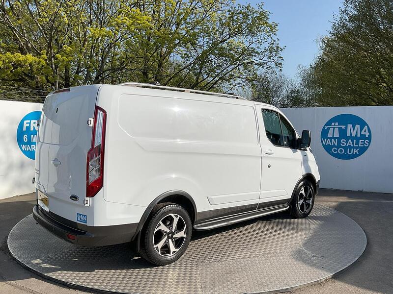 Ford 300 EcoBlue Active SWB L/R A/C Euro 6