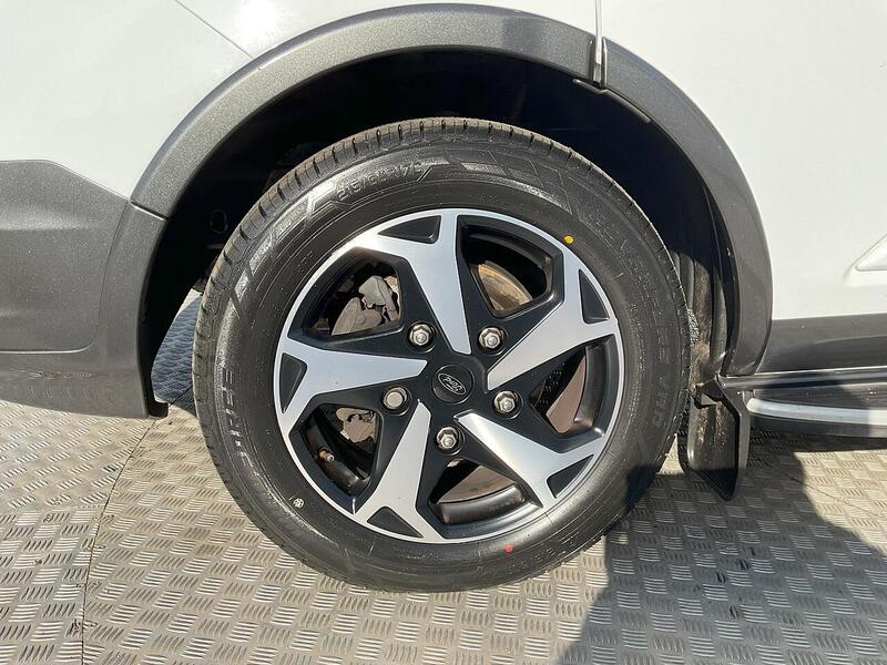 Ford 300 EcoBlue Active SWB L/R A/C Euro 6