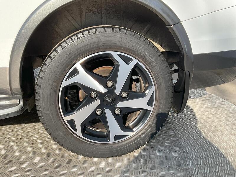 Ford 300 EcoBlue Active SWB L/R A/C Euro 6