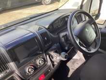 Peugeot Boxer BlueHDi 330 Professional SWB L/R Euro 6 