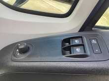 Peugeot Boxer BlueHDi 330 Professional SWB L/R Euro 6 