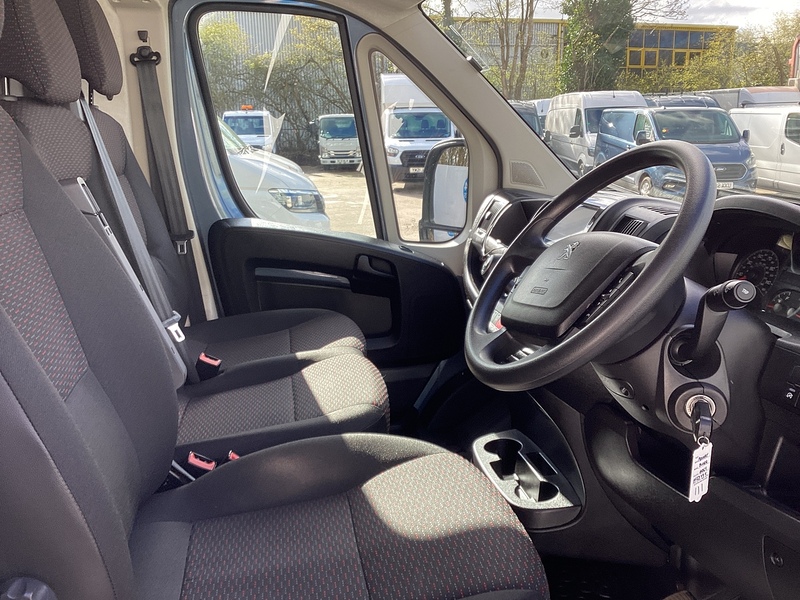 Peugeot BlueHDi 330 Professional SWB L/R Euro 6