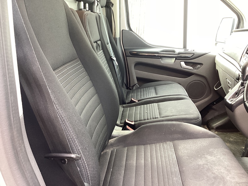 Ford 320 EcoBlue Limited LWB L/R A/C Euro 6
