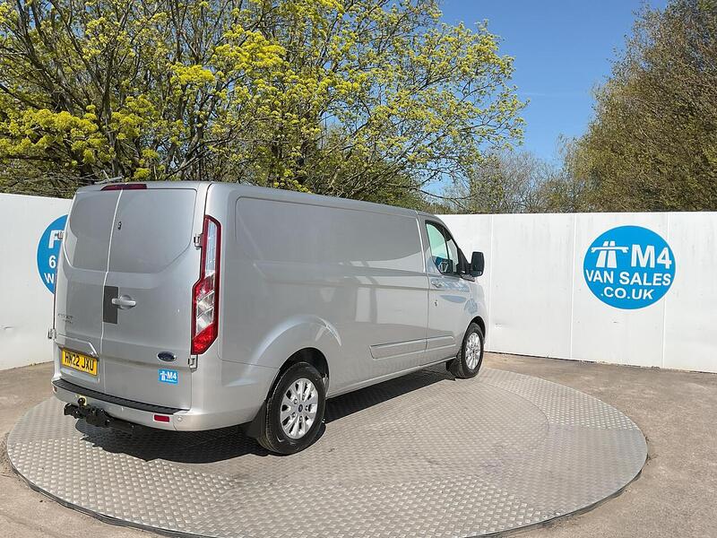 Ford 320 EcoBlue Limited LWB L/R A/C Euro 6