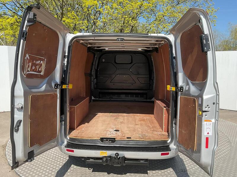 Ford 320 EcoBlue Limited LWB L/R A/C Euro 6