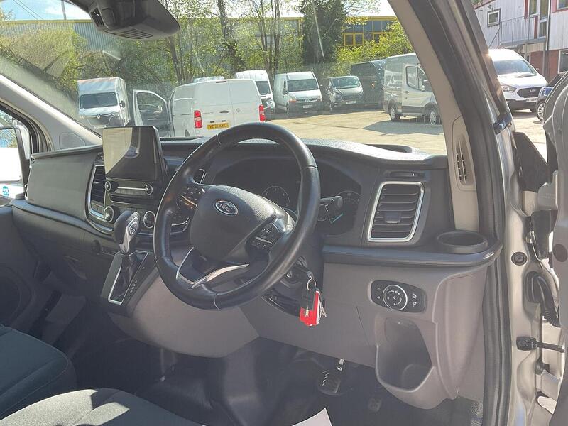 Ford 320 EcoBlue Limited LWB L/R A/C Euro 6