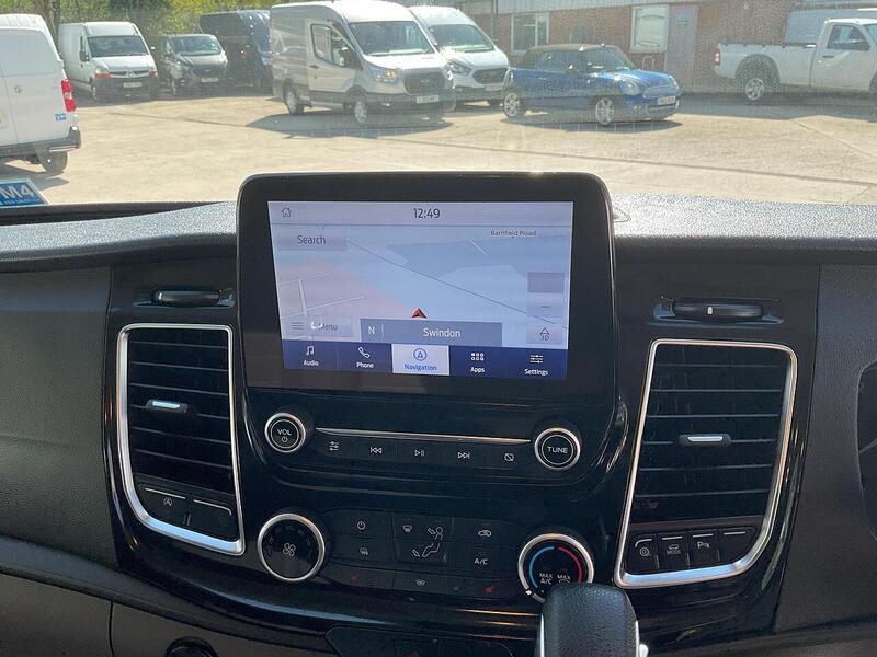 Ford 320 EcoBlue Limited LWB L/R A/C Euro 6