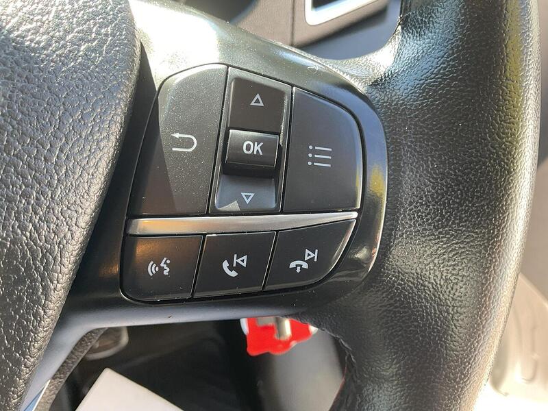 Ford 320 EcoBlue Limited LWB L/R A/C Euro 6