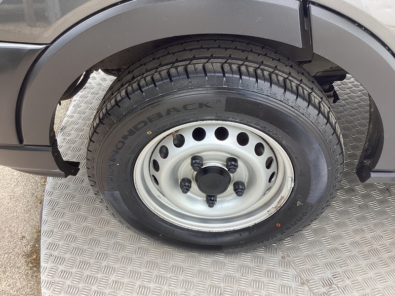 Ford 350 EcoBlue Leader LWB M/R Euro 6