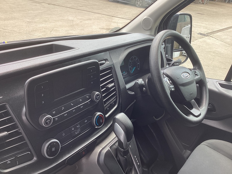 Ford 350 EcoBlue Leader LWB M/R Euro 6