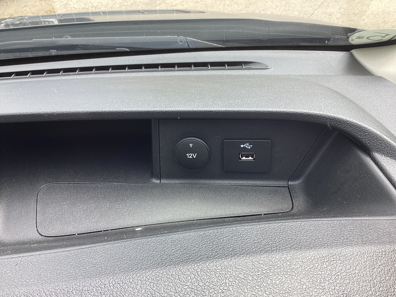 Ford 350 EcoBlue Leader LWB M/R Euro 6