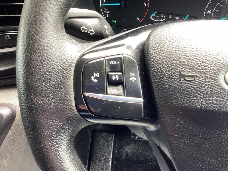 Ford 350 EcoBlue Leader LWB M/R Euro 6