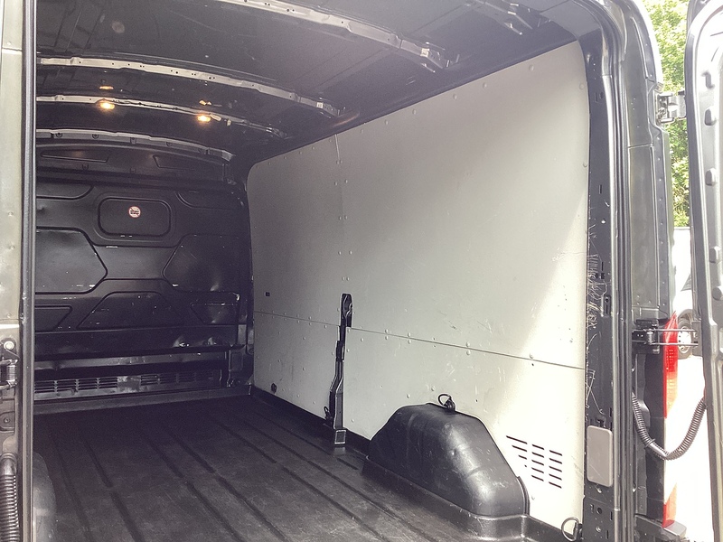 Ford 350 EcoBlue Leader LWB M/R Euro 6