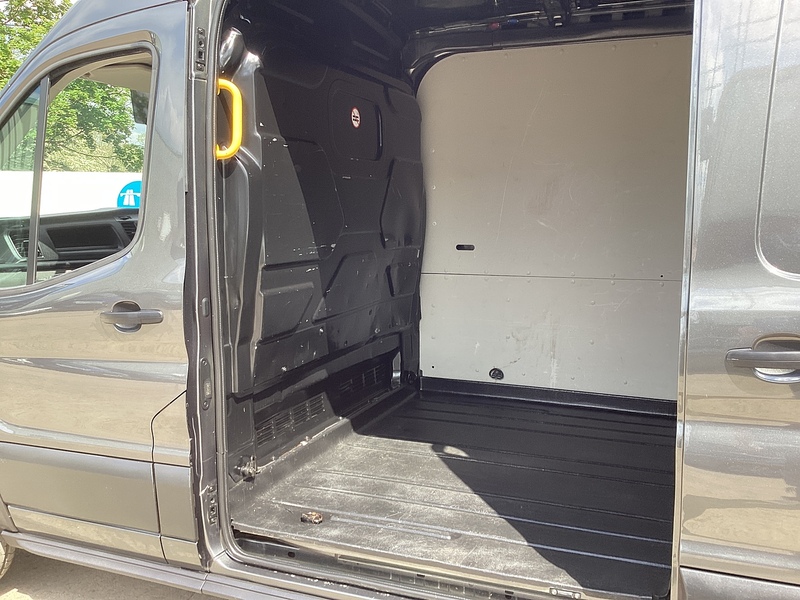 Ford 350 EcoBlue Leader LWB M/R Euro 6