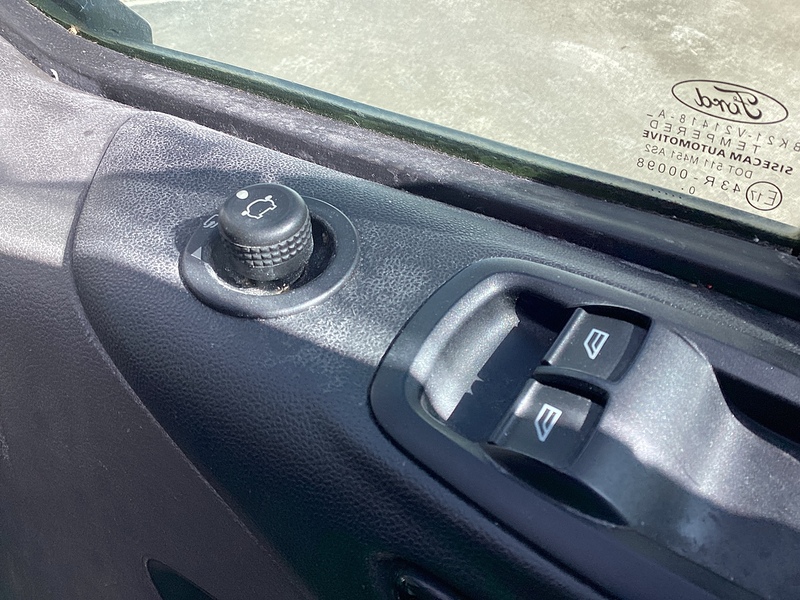 Ford 280 EcoBlue Limited SWB L/R A/C Euro 6