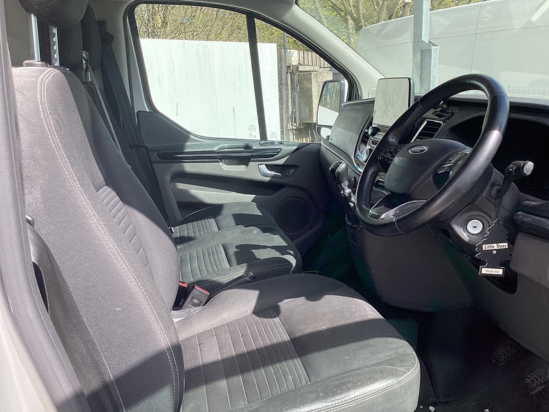 Ford 280 EcoBlue Limited SWB L/R A/C Euro 6