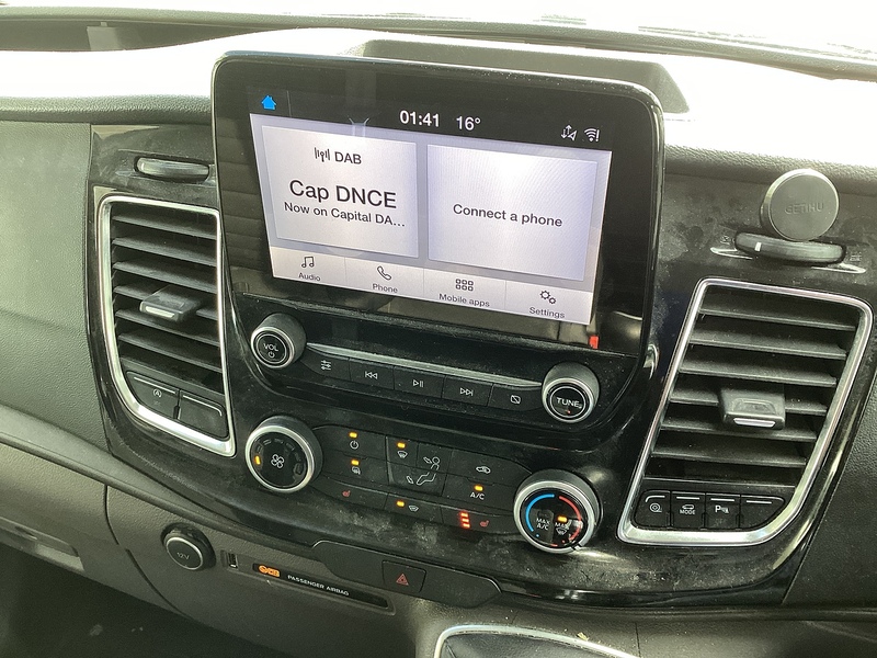 Ford 280 EcoBlue Limited SWB L/R A/C Euro 6