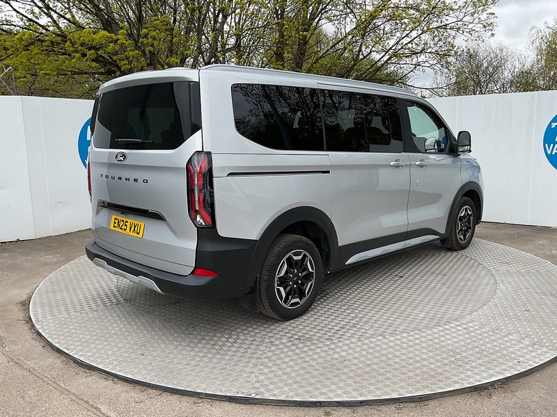 Ford 320 EcoBlue Active 8 Seater Euro 6 **NO VAT**