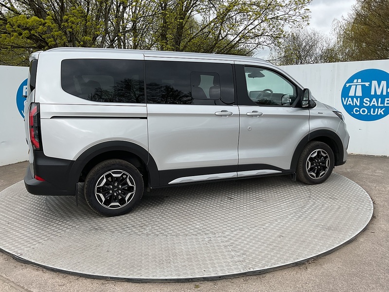 Ford 320 EcoBlue Active 8 Seater Euro 6 **NO VAT**