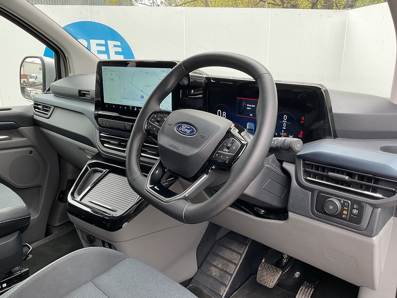 Ford 320 EcoBlue Active 8 Seater Euro 6 **NO VAT**