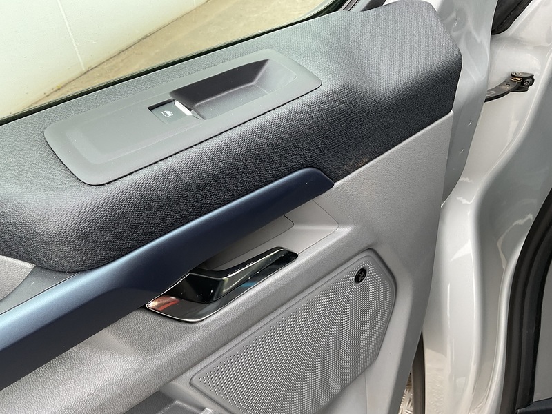 Ford 320 EcoBlue Active 8 Seater Euro 6 **NO VAT**