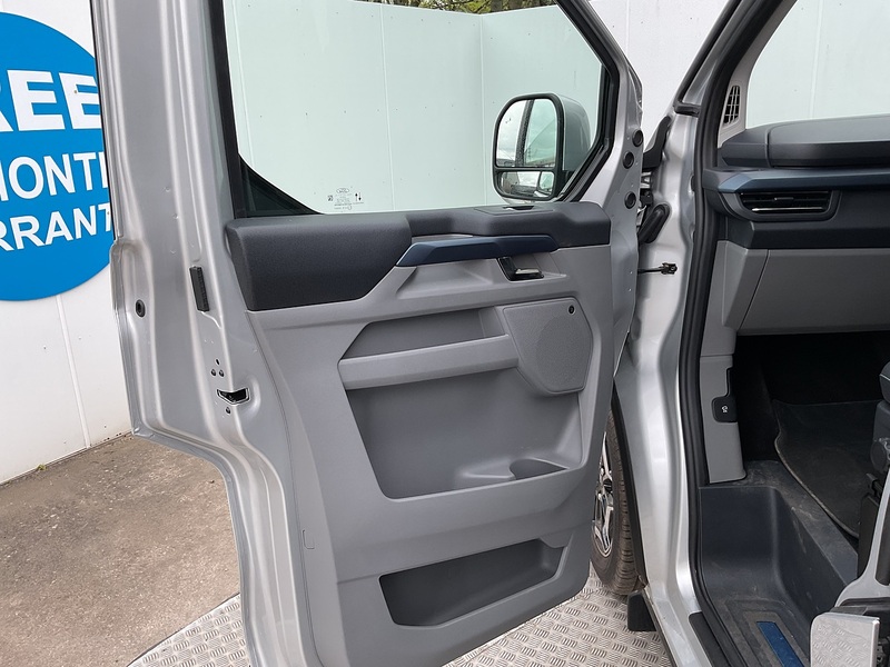 Ford 320 EcoBlue Active 8 Seater Euro 6 **NO VAT**