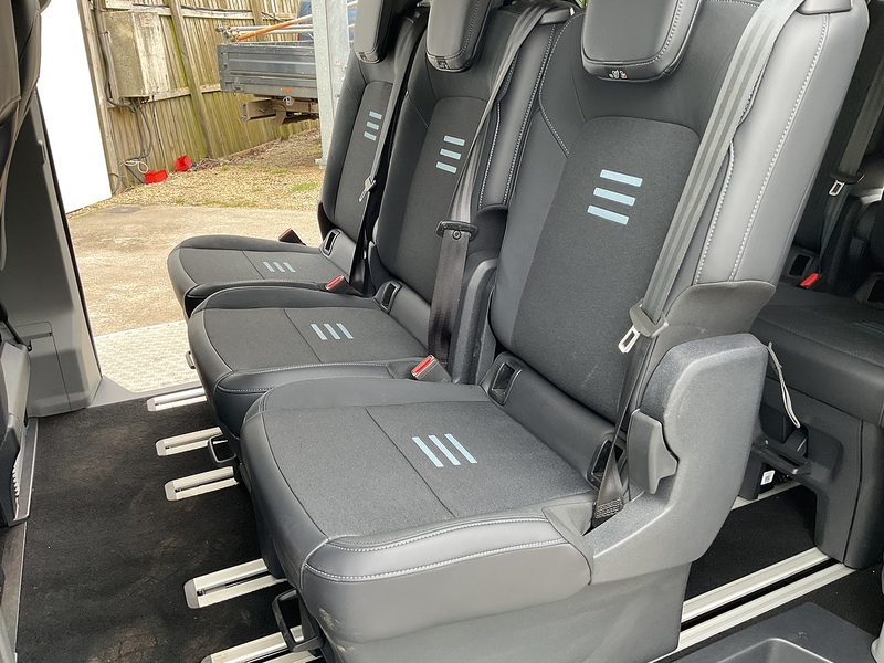 Ford 320 EcoBlue Active 8 Seater Euro 6 **NO VAT**