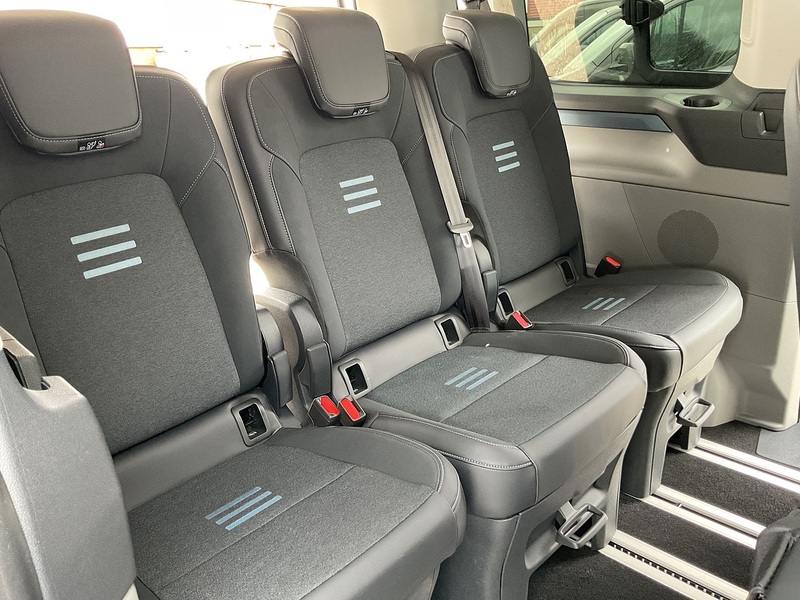 Ford 320 EcoBlue Active 8 Seater Euro 6 **NO VAT**