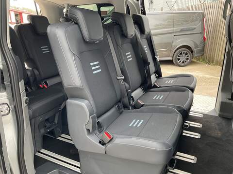 Ford Tourneo Custom, 320 EcoBlue Active 8 Seater Euro 6 **NO VAT**